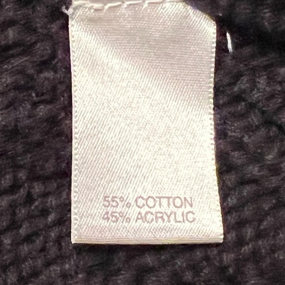 Black Sweater with Cable Knit Design - Picture 5 of 9